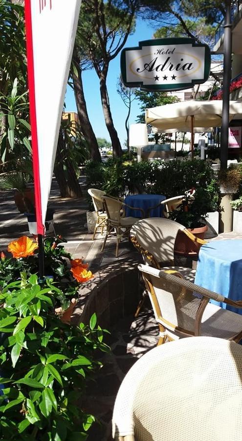 Hotel Adria Misano Adriatico Bagian luar foto